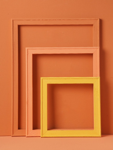 اطار خشبي لون برتقالي