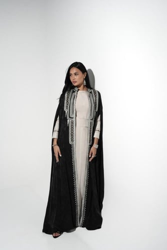 ثوب عسيري أسود بـ تصميم عصري