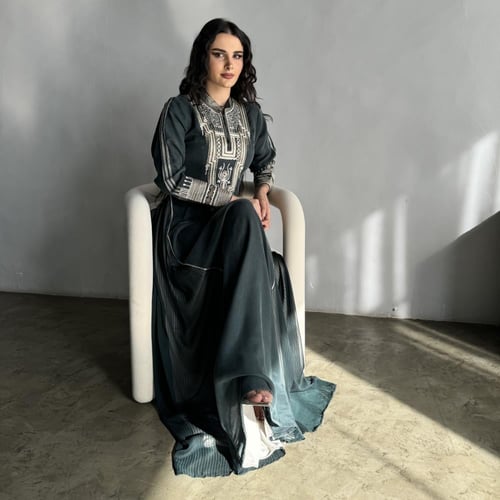 ثوب عسيري زيتي بـ تصميم عصري #1