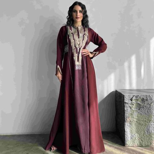 ثوب عسيري عنابي بـ تصميم عصري #3