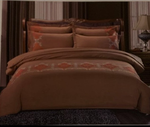 طقم مفرش بني ملكي