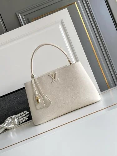 لوي فيتون Capucines مقاس 37.5cm