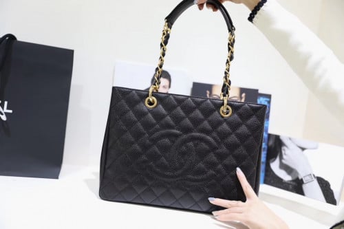 شانيل باق شوبنق مقاس 34cm
