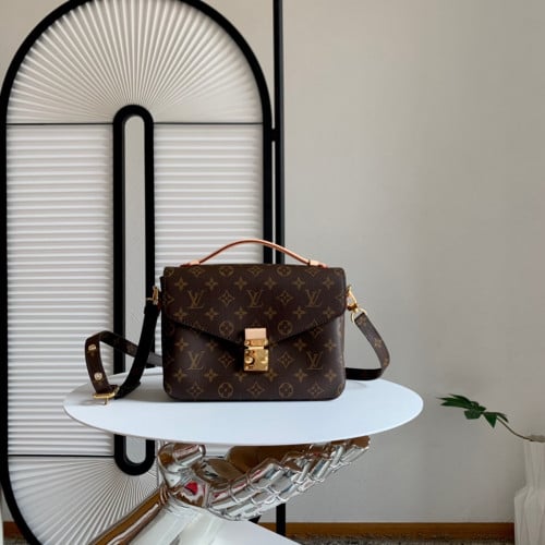 لوي فيتون ‏ Pochette Métis مقاس25cm