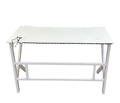 طاولة ألعاب RGB باللون الأبيض