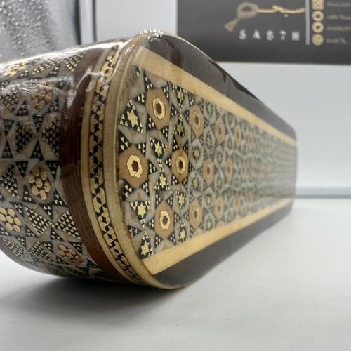 علبة خشبية فاخرة مطعمه بالعاج والنحاس