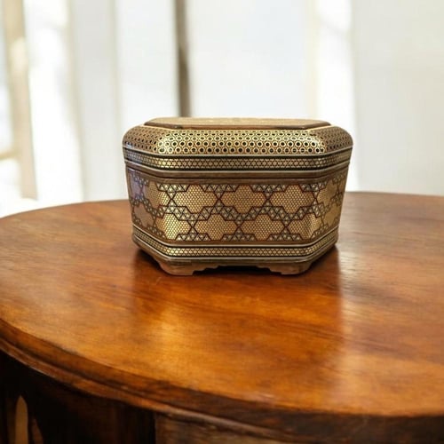 صدوق خشبي فاخر جدا لحفظ المقتنيات