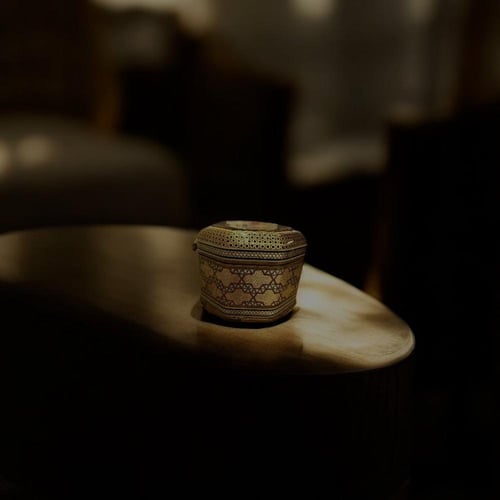 صدوق خشبي فاخر جدا لحفظ المقتنيات