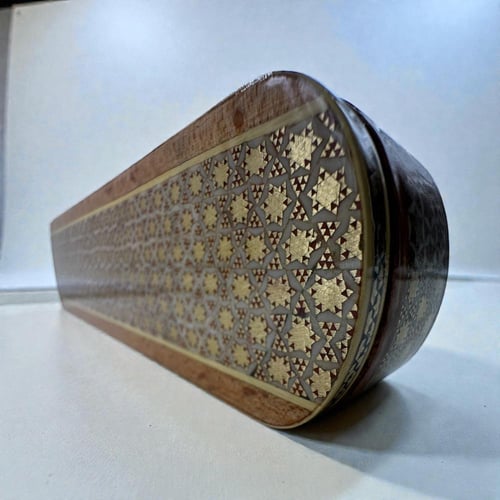 علبة خشبية فاخرة مطعمه بالعاج والنحاس