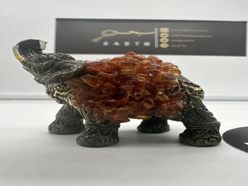 تحفة فنية فيل ملبس كهرمان الوزن 42