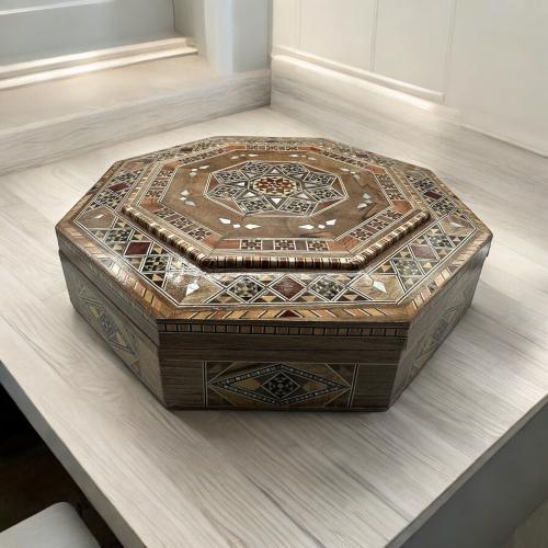 علبة خشبية صناعة يدوية ثمانية الشكل مطعم بالصدف