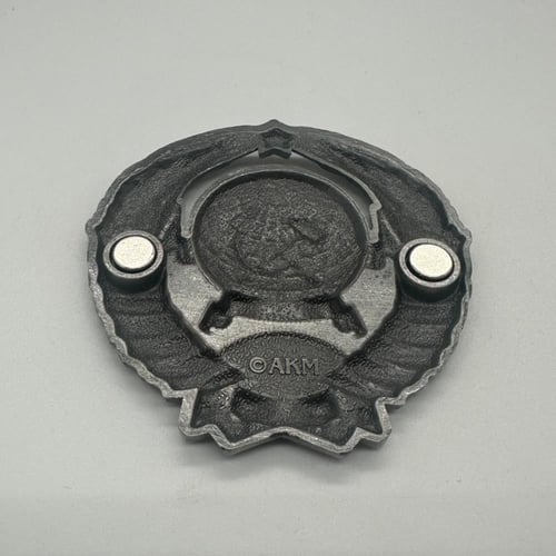 قطعة معدنية ممغنطه تحمل شعار روسيا