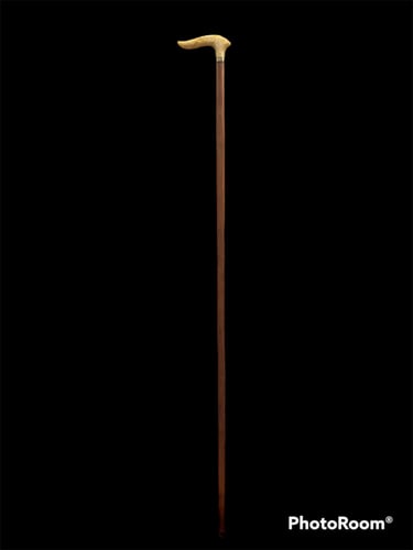 عصى رجالي من خشب الورد راس العصى من البكالايت