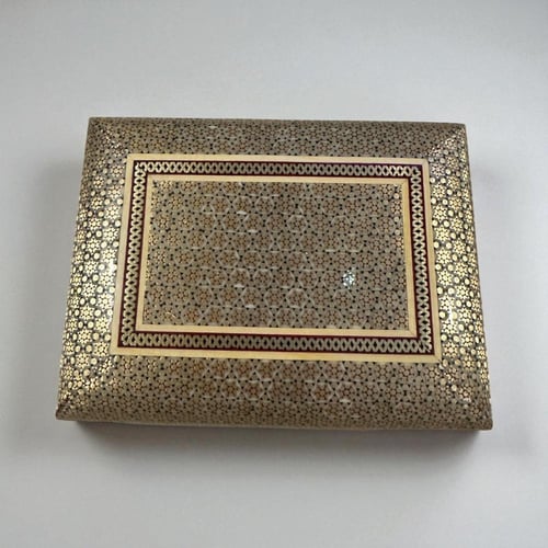 علبة خشبية فاخرة مطعمه بالعاج والنحاس