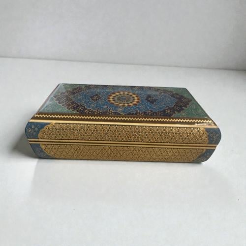 صندوق خشبي مطعم بالعاج والنحاس