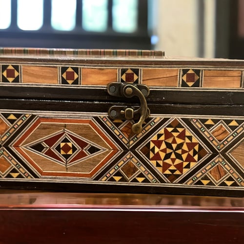 صندوق خشبي فاخر مزخرف