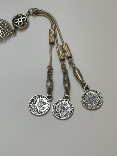 سبحة يسر مطعم بالفضه عدد الخرز 33