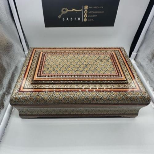 صندوق خشبي فاخر لحفظ المقتنيات