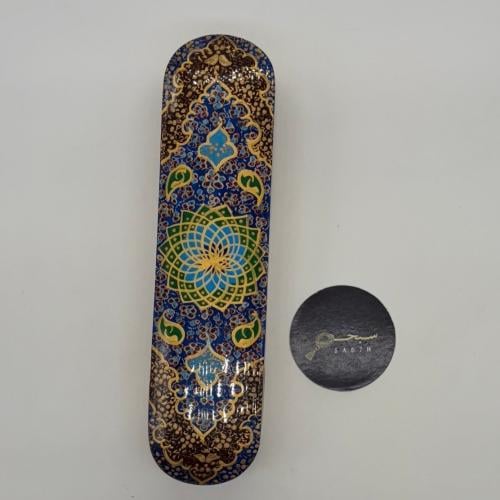 علبة خشبية مطعمه بالعاج والنحاس