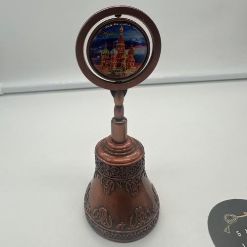 جرس للتنبية من المعدن يحمل شعار معالم موسكو