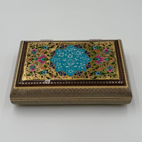 صندوق خشبي مطعم بورق الذهب والعاج والنحاس(F)