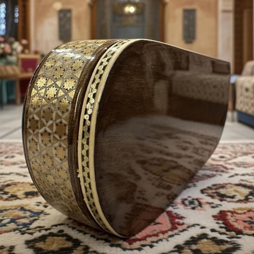 علبة خشبية مطعمه بالعاج والنحاس