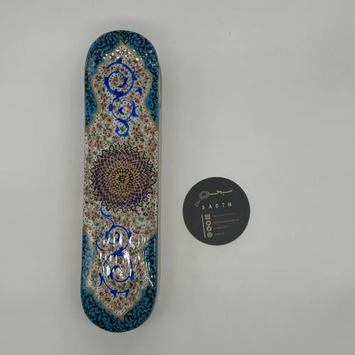 علبة خشبية فاخرة مطعمه بالعاج والنحاس