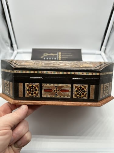 علبة فاخرة من خشب الموزاييك مطعم بالصدف