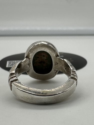 خاتم حجر جبل احد