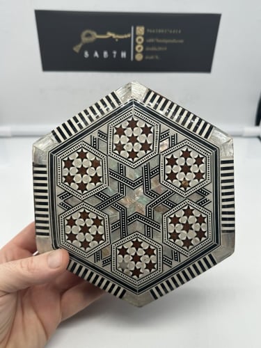 علبة خشبية سداسي الشكل