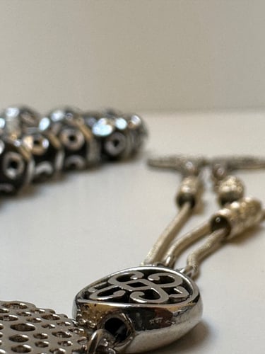 سبحة يسر مطعم بالفضه عدد الخرز 33