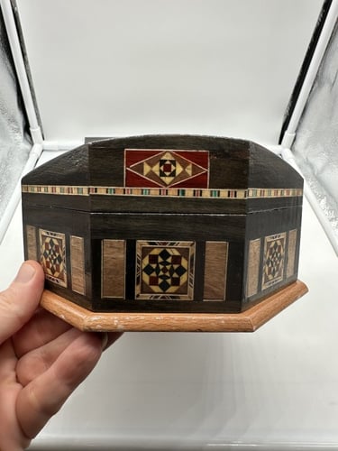 علبة فاخرة من خشب الموزاييك مطعم بالصدف