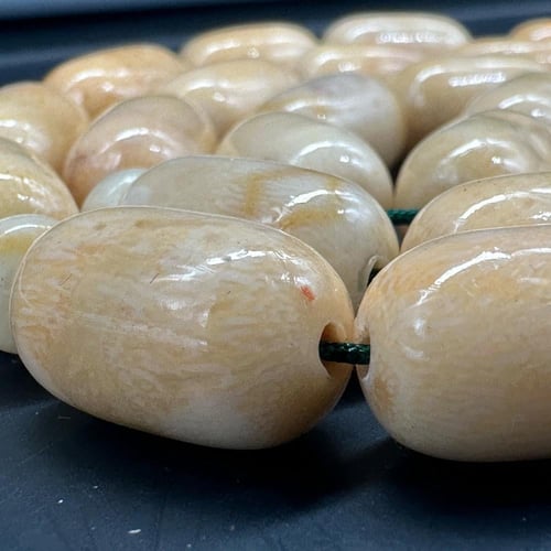 سبحة مرجان ابيض طبيعي حر مع عينة من المرجان