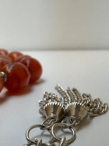 سبحة من حجر العقيق اليماني عدد الخرز 33