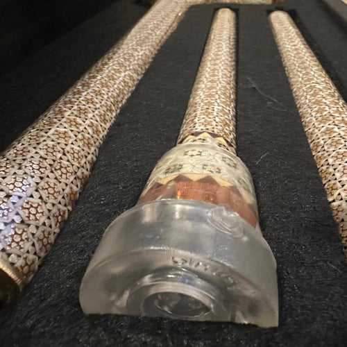 عصى مطعم بالعاج والنحاس مع شنطة ملكي