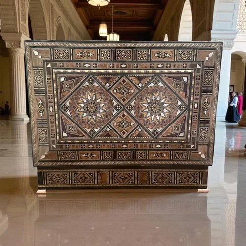 صندوق خشبي فاخرة جدا مطعم بالصدف الطبيعي