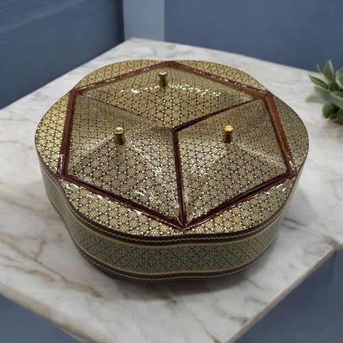 علبة خشبية صناعة يدوية مطعمه بالنحاس والعاج للتقدي...