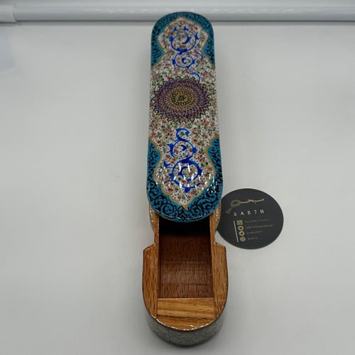 علبة خشبية فاخرة مطعمه بالعاج والنحاس