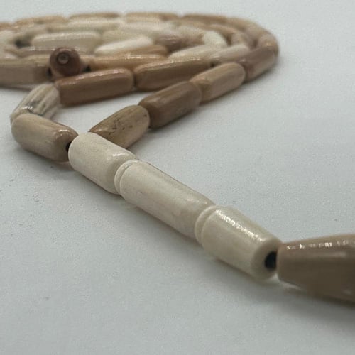 سبحة من عاج الماموث المنقرض