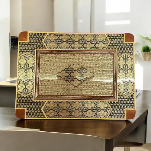 علبة خشبية فاخرة مطعمه بالعاج والنحاس