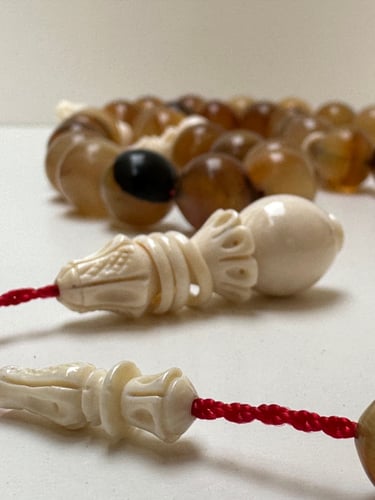 سبحة ترسه ظهر سلحفاه مطعم بالعاج عدد الخرز 33