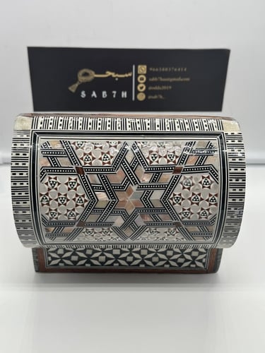 علبة خشبية فاخرة لحفظ المقتنيات