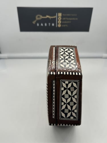 علبة خشبية سداسي الشكل