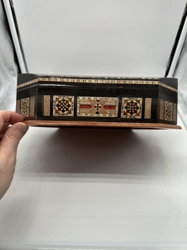 علبة فاخرة من خشب الموزاييك مطعم بالصدف