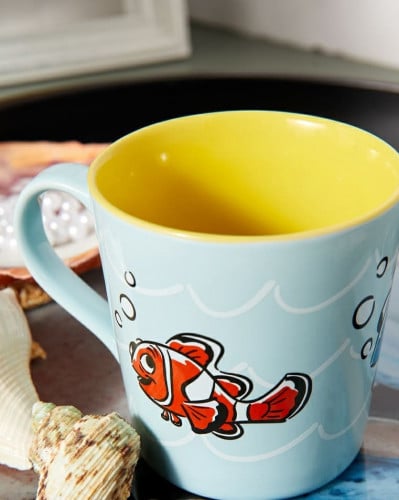 كوب سمكة نيمو فقط استمر بالسباحة