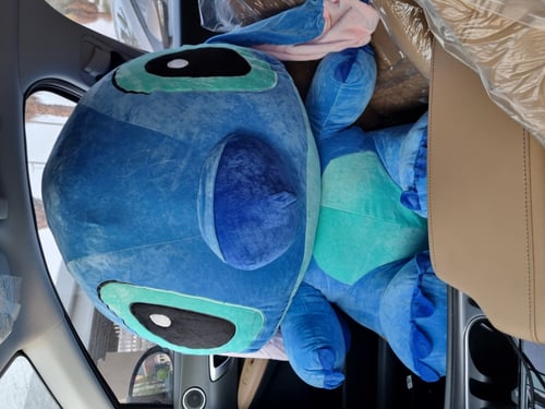 دمية ستيتش عملاقة حجمها تقريبا 90 سم