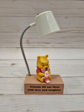 مصباح مكتبي بشخصية ويني الدبدوب