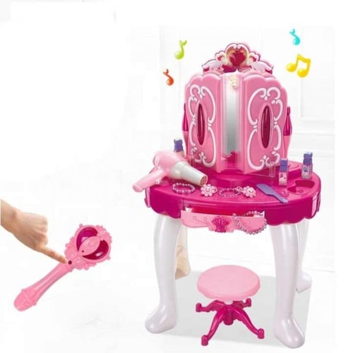 طاولة مكياج مع اكسسوارات الزينة