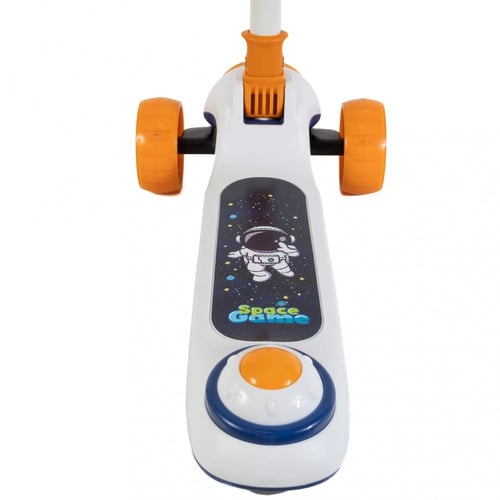 سكوتر الفضاء بثلاث عجلات