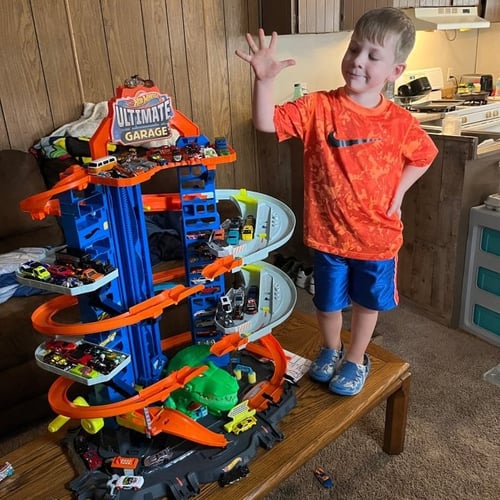 Hot Wheels Ultimate Garage Track Set